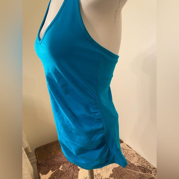 Tonic Active Yoga Top with Built in Shelf Bra Size Medium in EUC - Picture 2 of 8